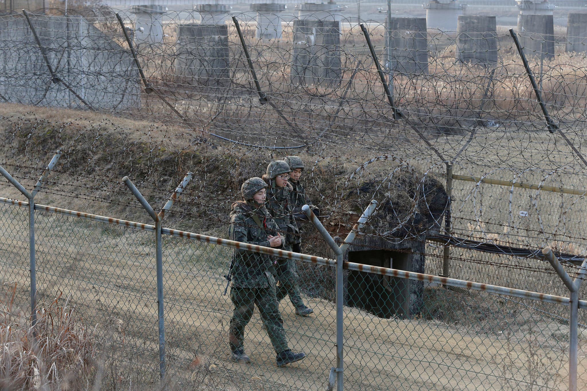 North Korean Soldier Crosses DMZ to Defect, South Says - The New York Times
